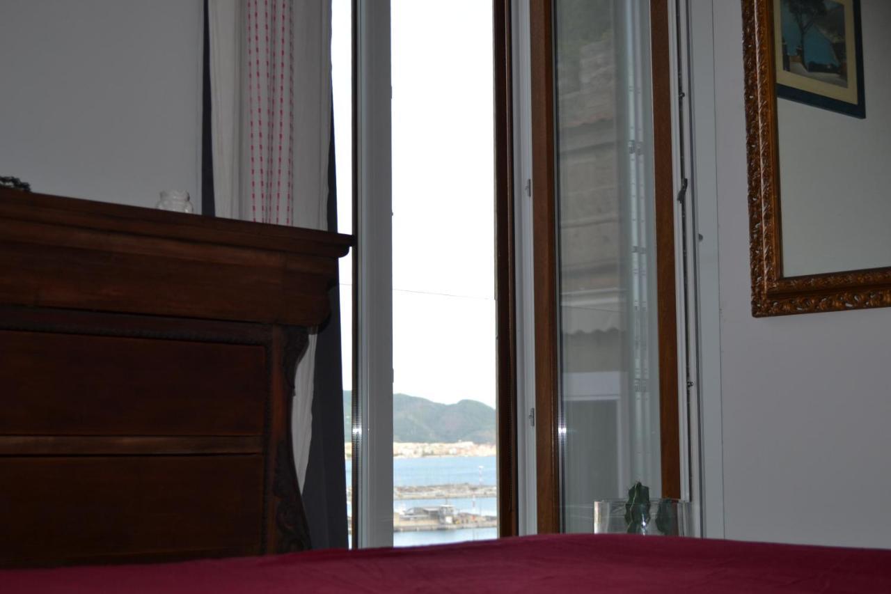 B&B Charming House Σαλέρνο Εξωτερικό φωτογραφία