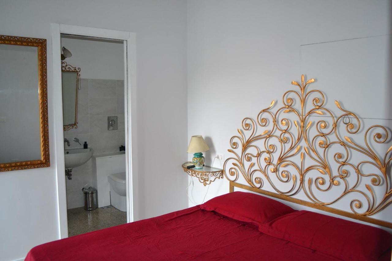 B&B Charming House Σαλέρνο Εξωτερικό φωτογραφία