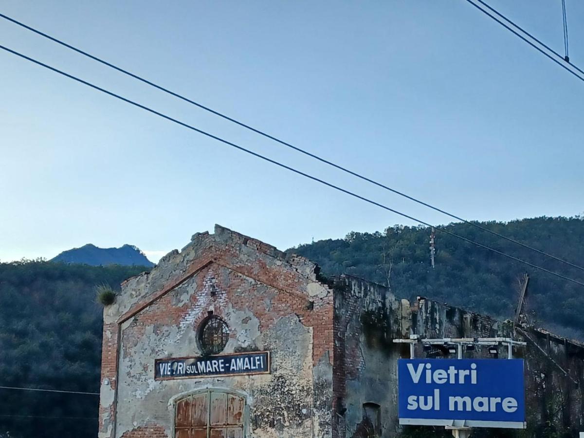 B&B Charming House Σαλέρνο Εξωτερικό φωτογραφία