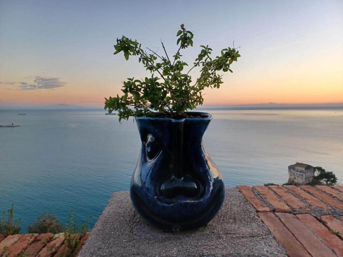 B&B Charming House Σαλέρνο Εξωτερικό φωτογραφία