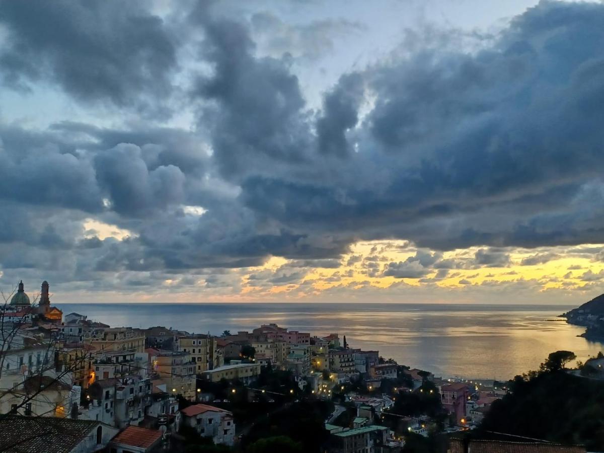 B&B Charming House Σαλέρνο Εξωτερικό φωτογραφία