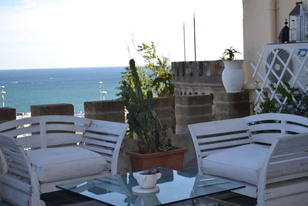 B&B Charming House Σαλέρνο Εξωτερικό φωτογραφία