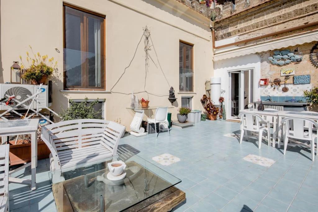 B&B Charming House Σαλέρνο Εξωτερικό φωτογραφία